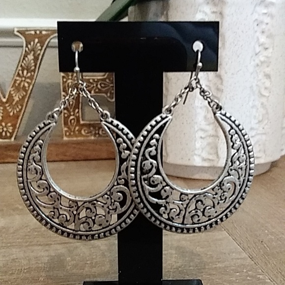 NWOT Boho Carved Earring Pendant Hoops - Picture 4 of 17